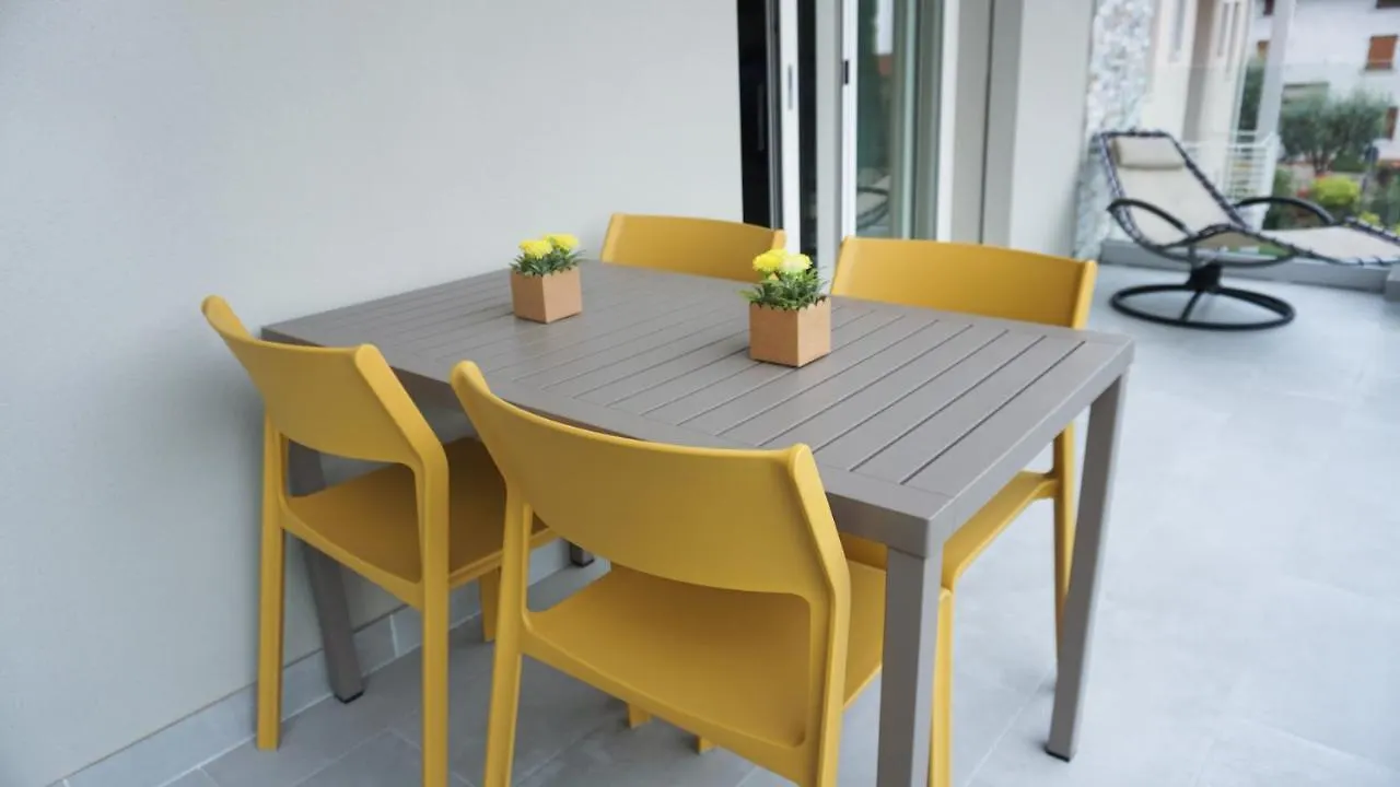 Casa Di Andrew - Appartamento Sul Lago Di Garda Desenzano del Garda 0*,