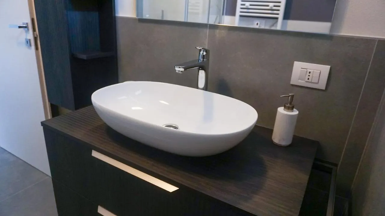 Casa Di Andrew - Appartamento Sul Lago Di Garda Desenzano del Garda 0*,