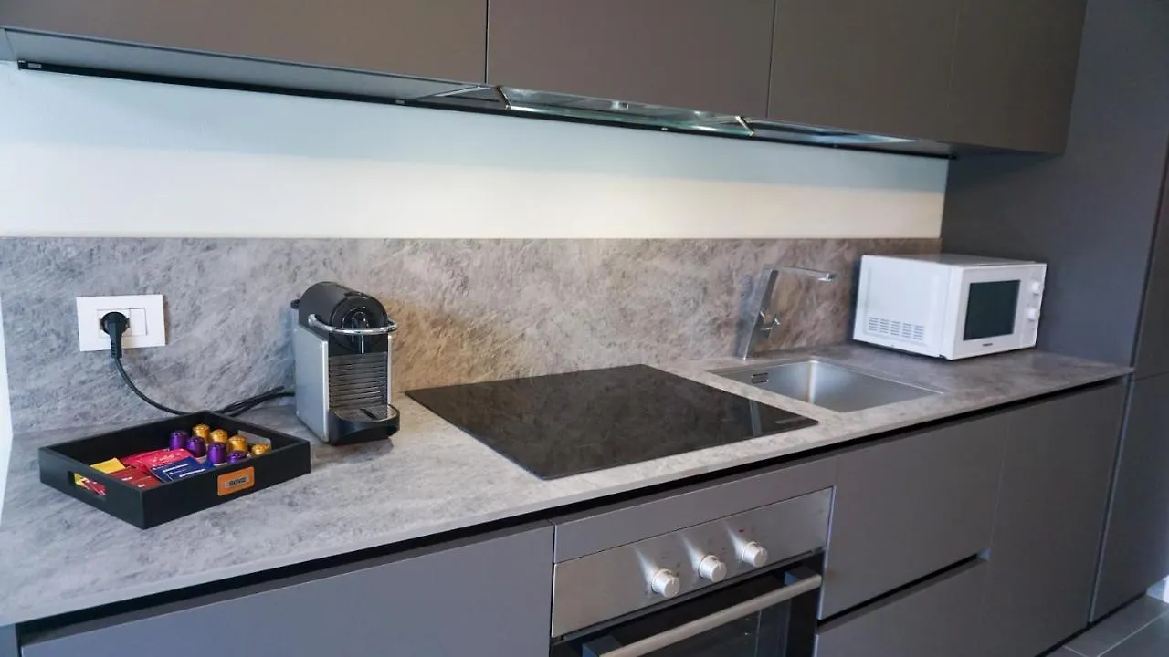 Apartment Casa Di Andrew - Appartamento Sul Lago Di Garda Desenzano del Garda Italy